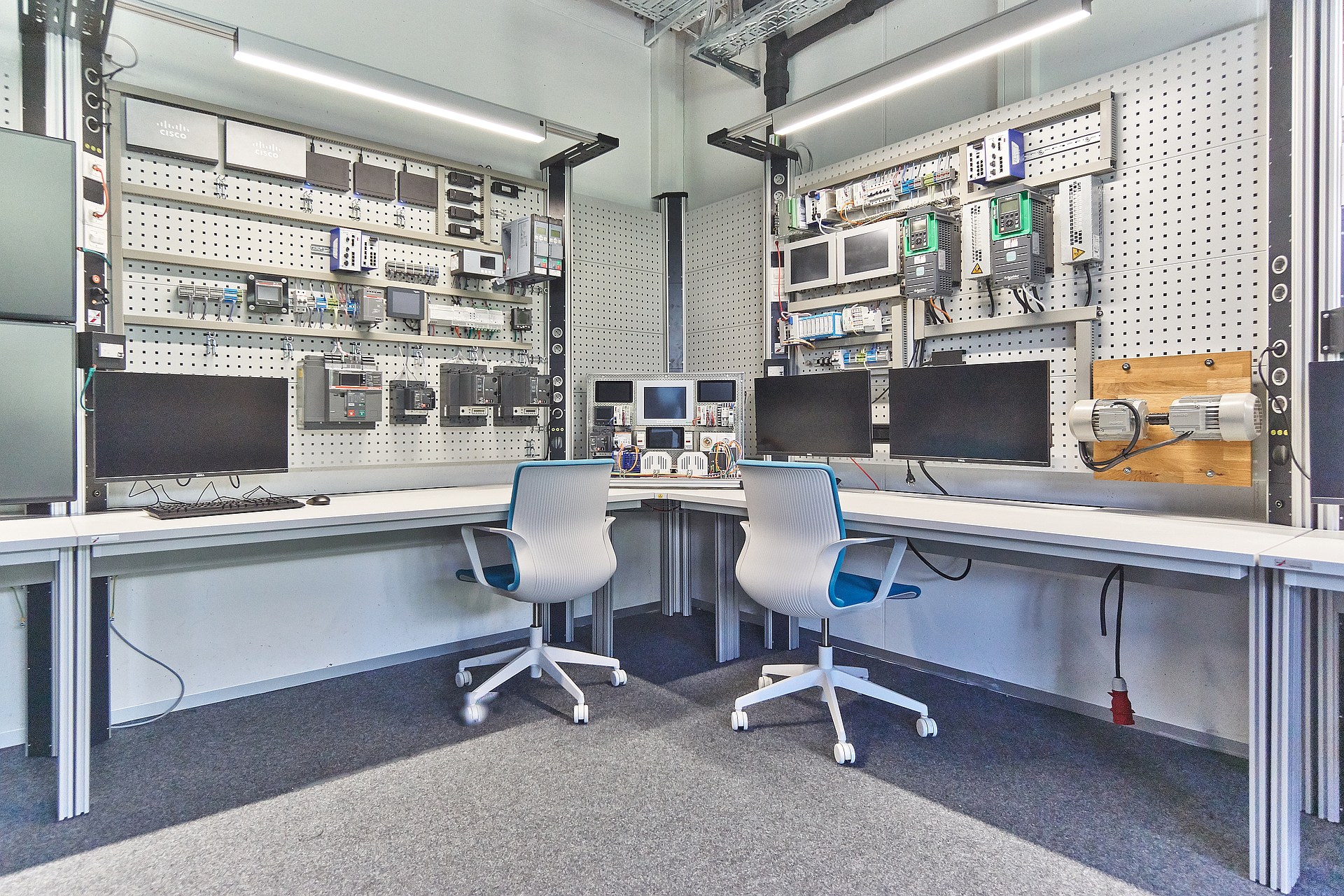 Fraunhofer | Laboratory environment 